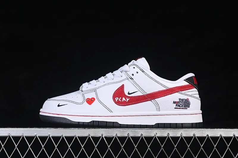 All categories Nk SB Dunk Series Nk SB Dunk Low High-end customized low-top sneakers Nike SB Dunk Low North Face co-branded white, red and black High-end customized low-top casual sneakers YF9511-910